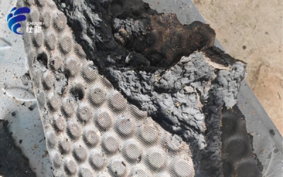如何解決壓泥后泥太稀,含水率高，污泥壓不成型問題-青島仕駿